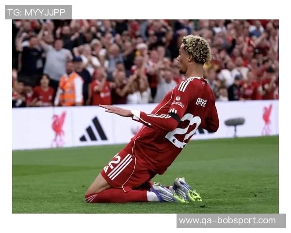 利物浦新海报亮相对阵利兹联维尔茨阿利松伊萨克齐聚一堂